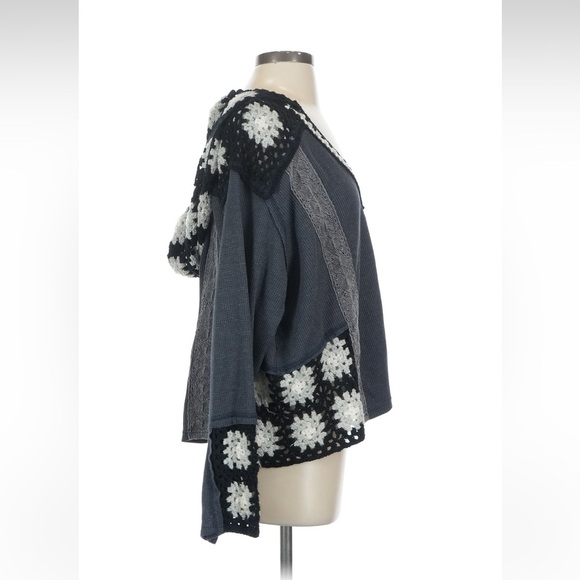 NWOT: POL Boho Floral Crochet Cotton Oversized Hooded Top•Small - Picture 3 of 5
